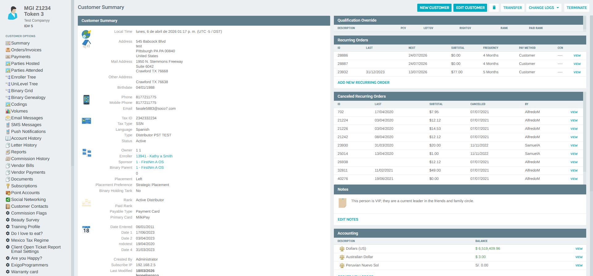 Portal del cliente con sección de contactos